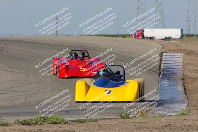 media/Apr-30-2022-CalClub SCCA (Sat) [[98b58ad398]]/Group 6/Race (Outside Grapevine)/